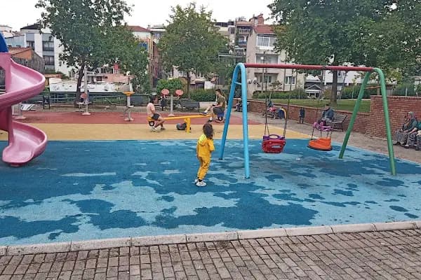 İzmir Büyükşehir Belediyesi Vali Parkı - Park - İzmir Bayındır