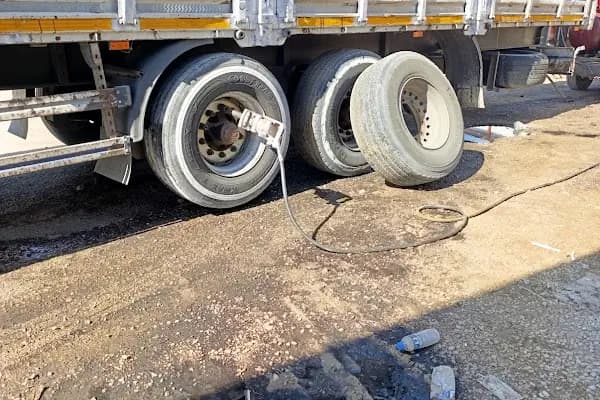 Faik ÖZYAY oto lastik yol yardım - Oto Tamirhanesi - Antalya Finike