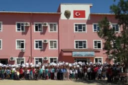Hilmi Caner Saraçoğlu İlköğretim Okulu