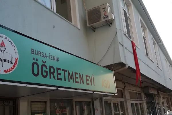 İznik Öğretmen Evi Ve Akşam Sanat Okulu - Öğretmen Evi - Bursa Harmancık