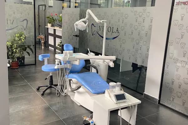 Uzm. Dt. Tayfun Tolgay Çelik Ağız Diş Ve Çene Cerrahisi Uzmanı implant tedavisi İstanbul zirkonyum - Diş Hekimi - İstanbul Ataşehir