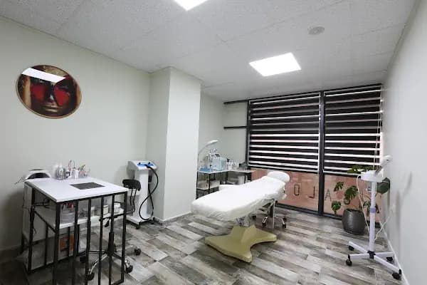 Yeliz Çalı saç ekimi ve güzellik - Saç Transplantasyonu Kliniği - Bursa Osmangazi