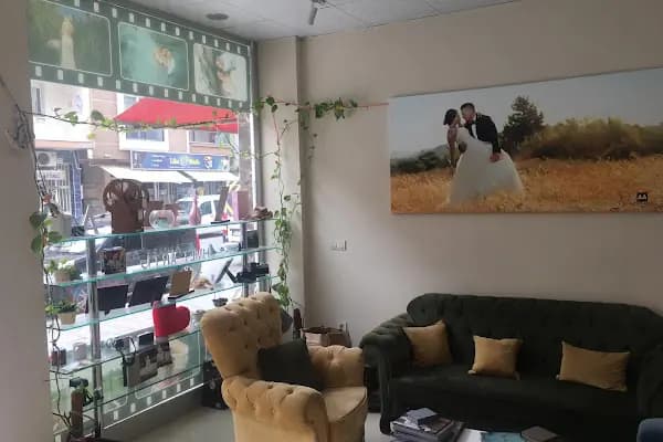 Ahmet Artuğ Fotoğrafçılık - Fotoğraf Dükkanı - İzmir Bornova