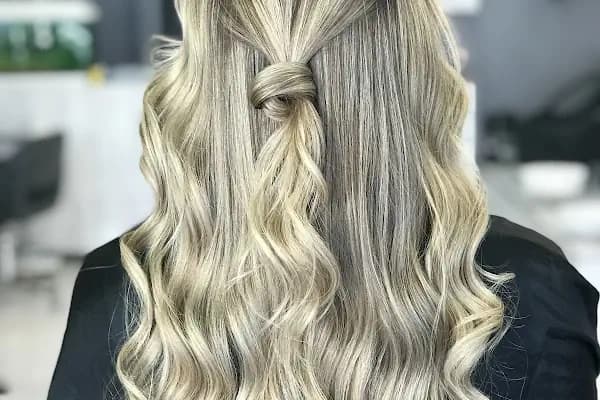 Salon Olivia Bayan Kuaförü - Kuaför - Balıkesir Karesi