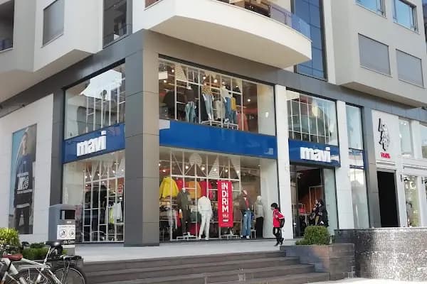 Mavi - Alanya Uygun Center Avm - Giyim mağazası - Antalya Elmalı