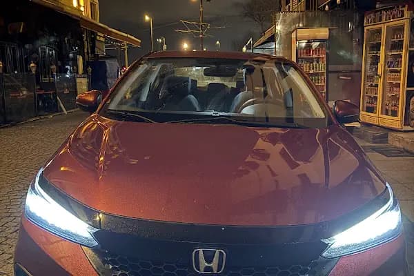 Hertz - Araba Kiralama Şirketi - İstanbul Arnavutköy