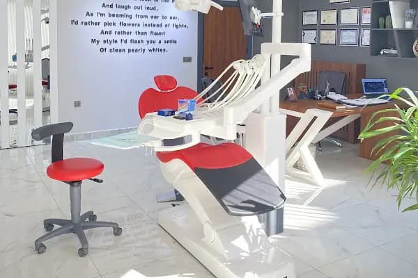 Suat Eroğlu Diş Kliniği (Dt Suat Eroğlu-Dt Eda Birer) - Diş Hekimi - İzmir Foça