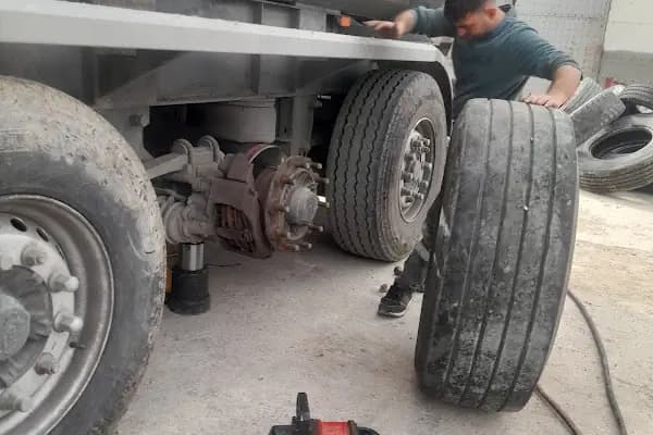 Class oto lastik yolyardim 7/ 24 hizmet - Oto Lastik Dükkanı - İzmir Karabağlar