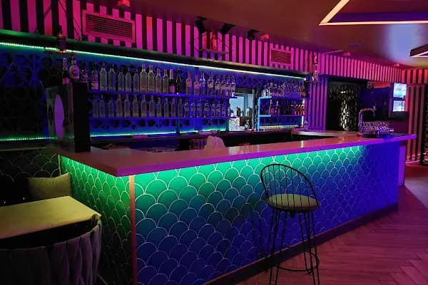Malibu Clup Müzikhol - Bar - İstanbul Bahçelievler
