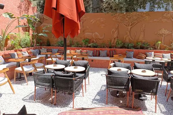 La Loba Coffee &amp; Book - Kahve dükkanı - İzmir Bornova
