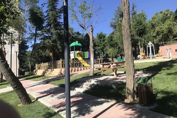 Gençlik Ve Aile Parkı - Park - İstanbul Küçükçekmece