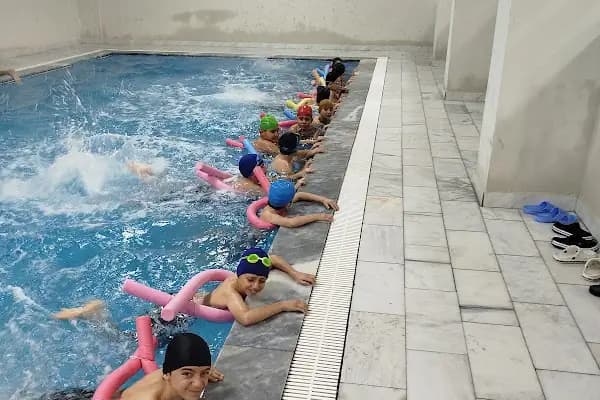 stanley kapalı yüzme havuzu - Yüzme Okulu - Konya Akşehir