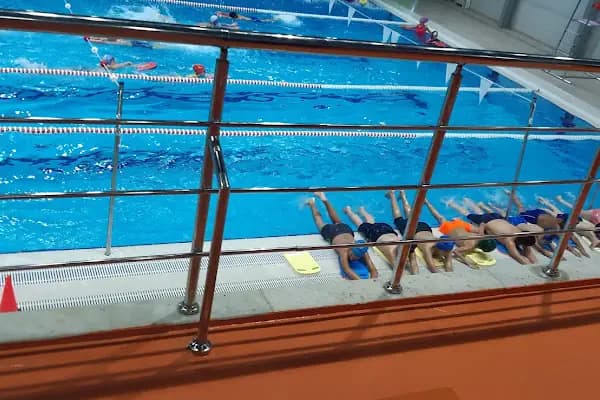 Esenler Kapalı Yüzme Havuzu - Yüzme havuzu - İstanbul Eyüpsultan