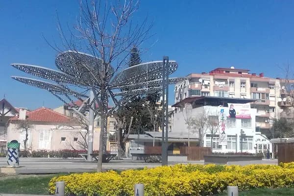 Buca Işılay Saygın Meydanı - Tarihi Pazar Meydanı - İzmir Balçova