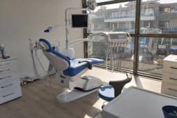 Diş Hekimi Arzu Elif Çelik - Tezak Diş Kliniği