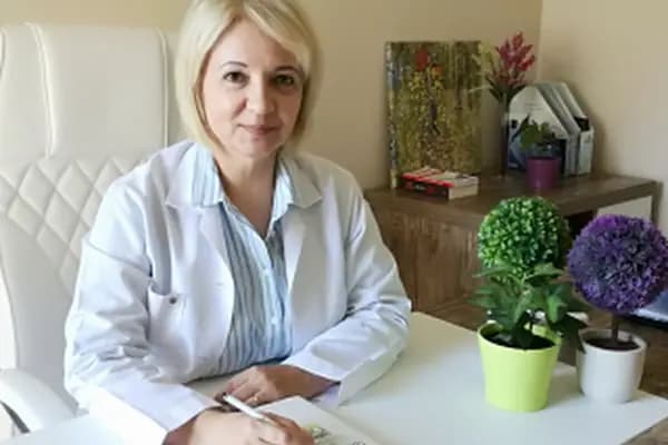 Doç. Dr. Mediha Ayhan - Endokrinoloji ve Metabolizma Hastalıkları - Dahiliye Uzmanı - Aydın Efeler