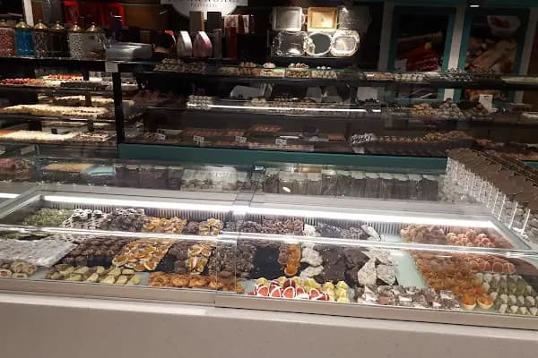 ÇINAR AĞACI PASTANESİ - Pastane - İstanbul Ataşehir