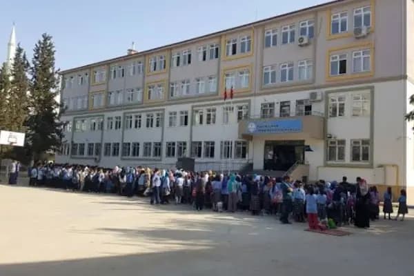 Salih Ekmekçi İmam Hatip Ortaokulu - Okul - Gaziantep Şehitkamil