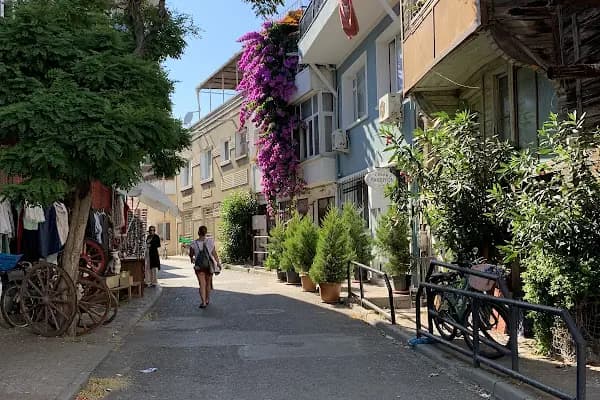 Büyükada Maden Mahallesi Muhtarlığı - İlgi Çekici Yer - İstanbul Arnavutköy