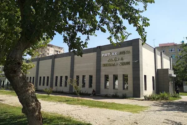 Mehmed Uzun Kütüphanesi - Kütüphane - Diyarbakır Sur