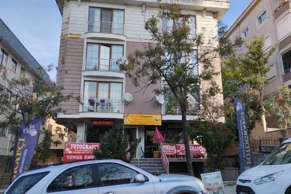 Cumhuriyet Fotoğrafçılık İnönü Mahallesi Acele Vesikalık ve Biyometrik- Cübbeli Avukat Çekimleri - Fotoğraf Stüdyosu - İstanbul Arnavutköy