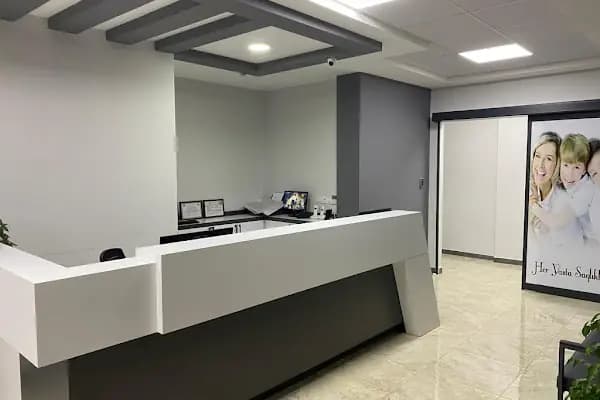 Denteymen ağız ve diş sağlığı polikliniği - Diş Kliniği - İzmir Konak