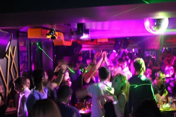 canlı club - Gece kulübü - İstanbul Avcılar
