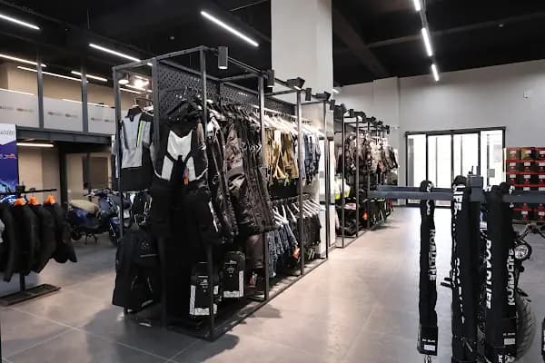 Vipmoto Buca - Motosiklet Mağazası - İzmir Bornova