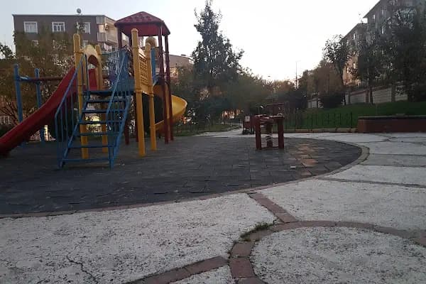 Şht. Rafet Uçankuş Parkı - Park - İstanbul Küçükçekmece