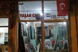 Yaşar Cam