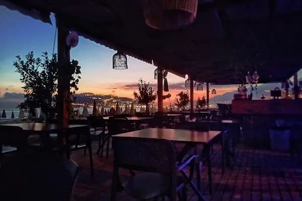 Flex Beach Oba No: 32 - Restoran - Antalya Döşemealtı