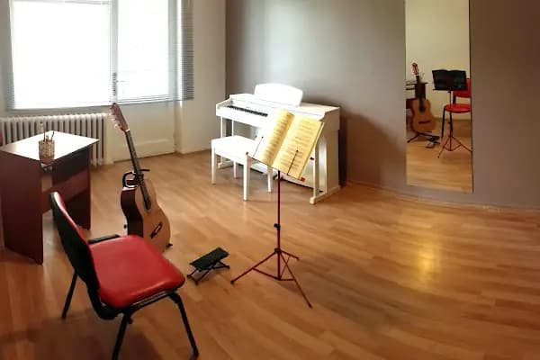 Karnaval Sanat Okulu - Müzik Kursu - Müzik Okulu - Ankara Çankaya