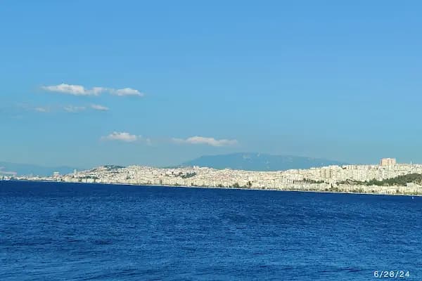 Üçkuyular - Feribot İskelesi - İzmir Karşıyaka