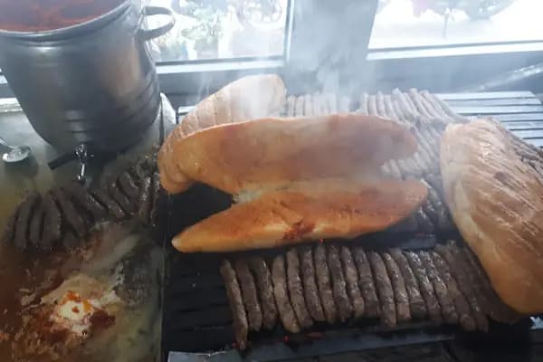 Çınaraltı köftecisi - Köfteci - İzmir Bayındır