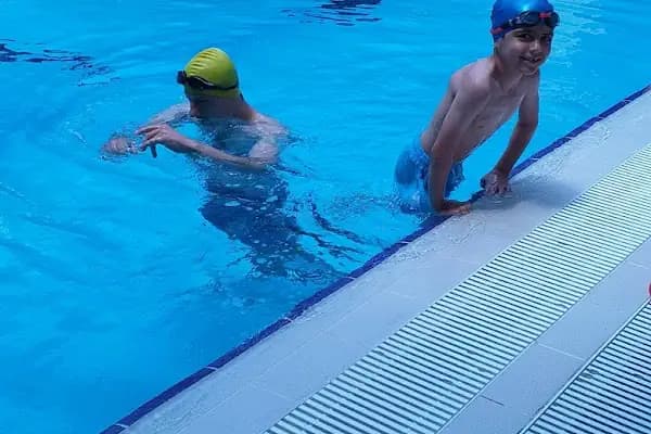 15 Temmuz Semt Yüzme Havuzu - Yüzme Havuzu - İstanbul Bağcılar
