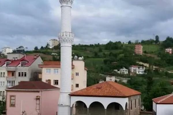 DÜRBİNAR MAHALLESI MERKEZ CAMİİ - Cami - Trabzon Ortahisar