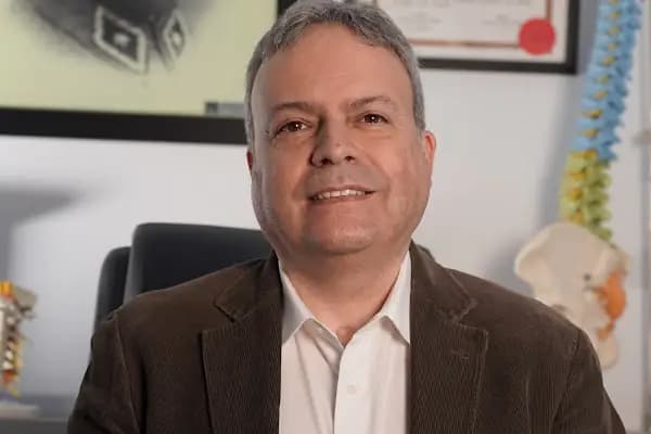 Op. Dr. Candan Hundemir - Beyin Ve Sinir Cerrahisi - Beyin ve Sinir Cerrahı - İstanbul Bakırköy