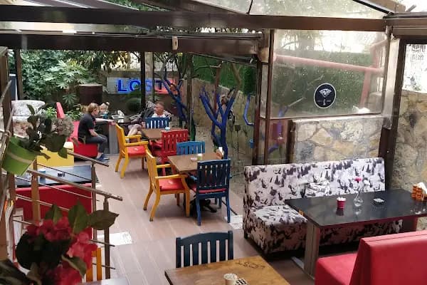 Lost Cafe Balçova - Kafe - İzmir Karabağlar