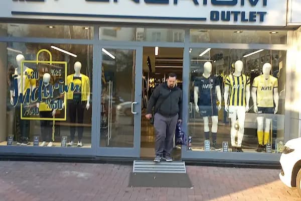 İçerenköy Fenerium Outlet - Spor Giyim Mağazası - İstanbul Ataşehir