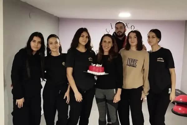 Yeliz Koblay Spor Salonu - Spor salonu - İzmir Balçova