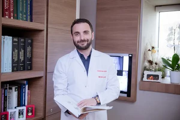 Prof. Dr. Ertuğrul Akşahin/Artroskopi, Artroplasti, Robotik Protez Cerrahisi , Travma Cerrahisi, Ortopedi Ankara , Ön Çapraz Bağ, Menisküs, Spor Yaralanmaları - Ortopedi Cerrahı - Ankara Pursaklar