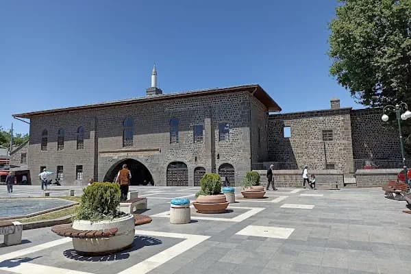 Sülüklü Han - Tarihi Yer - Diyarbakır Kayapınar