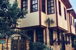 Defne Suites Oldtown