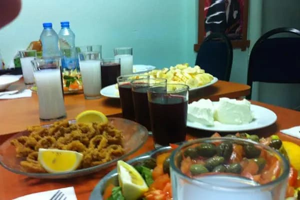 Bayraklı Balık Pişiricisi - Balık Restoranı - İzmir Bayraklı