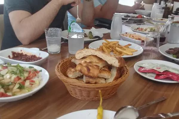 Etzade Döner Arnavutköy - Dönerci - İstanbul Bakırköy