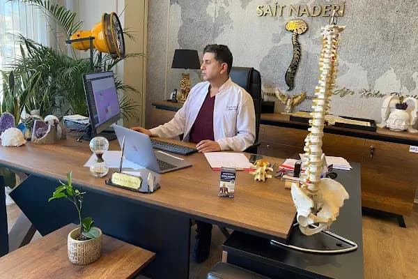 Prof. Dr. Sait Naderi-Beyin ve Sinir Cerrahisi - Doktor - İstanbul Ataşehir