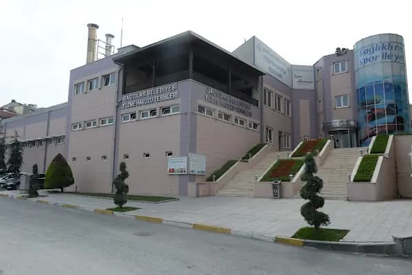 Bağcılar Belediyesi Barbaros Yüzme Havuzu Tesisleri - Halka Açık Yüzme Havuzu - İstanbul Küçükçekmece