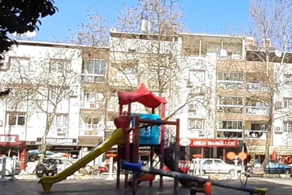 Buca Belediyesi Şehit Uz. Çvş. Selim Çeri Parkı - Park - İzmir Bayındır