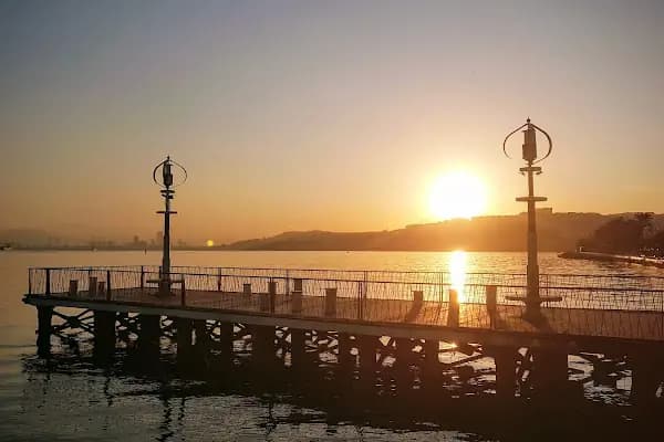 Ahmet Adnan Saygun Sanat Merkezi Tramvay Durağı - durak - İzmir Foça