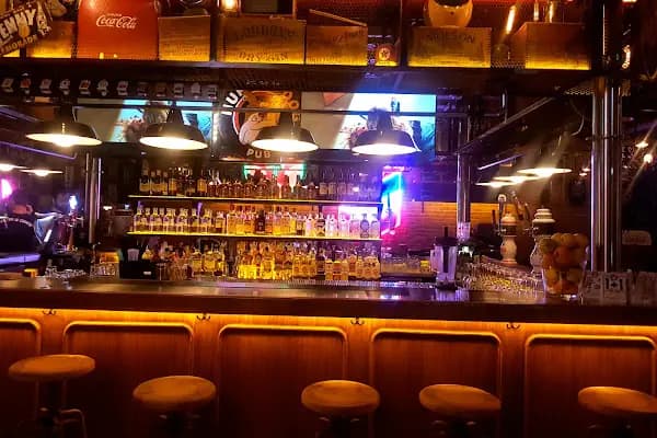 HUNGRY DOG PUB - Bar - İzmir Buca